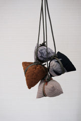 Umweltfreundliche Reisknödel in Form von duftenden Brötchen (zufällig ausgewählt)