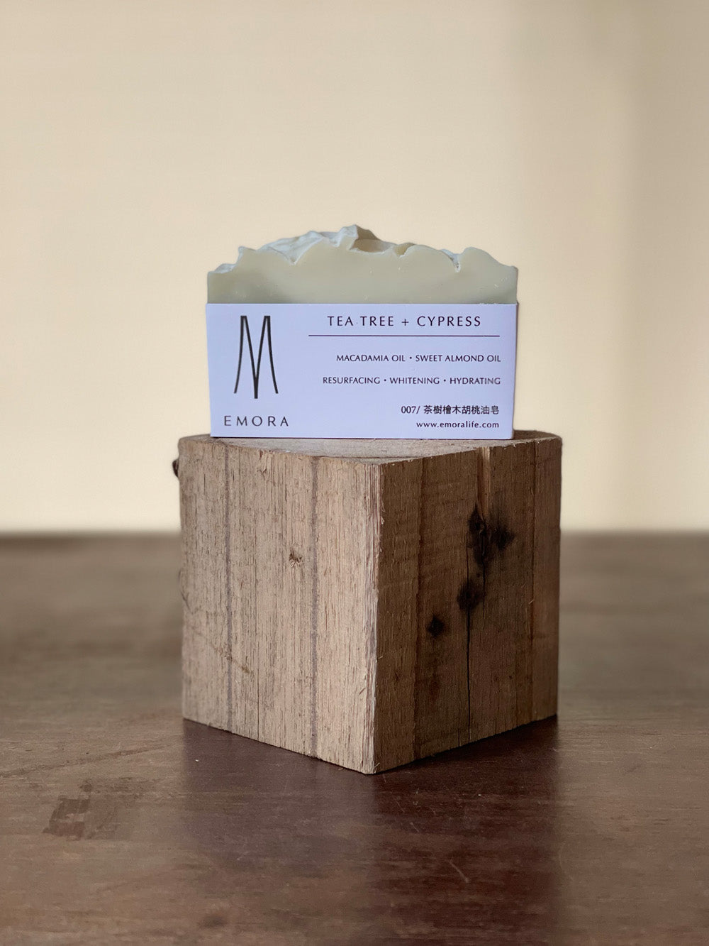 007/ Tea Tree Walnut Oil Soap EMORA