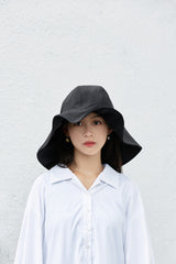 Hut mit großer Krempe in Graphitschwarz