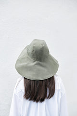 Hut mit großer Krempe in Blassgrün