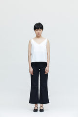 Weiße ärmellose Weste mit V-Ausschnitt