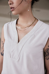 Fließendes Top mit gewelltem Kragen in Eierlikör