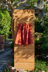 Ziegelrotes geknotetes A-Linien-Top mit Rückenausschnitt