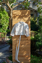 Almond Weißes Hemd mit fallenden Schultern und Puffärmeln