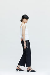 Weiße ärmellose Weste mit V-Ausschnitt