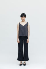 Graue ärmellose Weste mit V-Ausschnitt