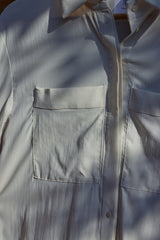 Leichtes praktisches Hemd in Mandelweiß