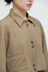 Kurze Jacke im Abenteuer-Stil