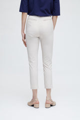 Beigefarbene schmale Hose