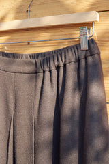 Oak triple pleated Japanese wool skirt