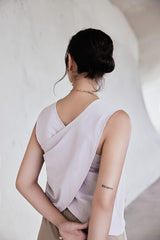 Crossover Weste mit Anhänger in Lotus Lila