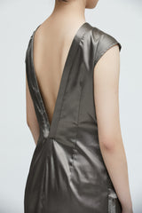 Rückenfreies Kleid in Grün und Grau