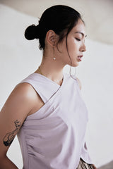 Crossover Weste mit Anhänger in Lotus Lila