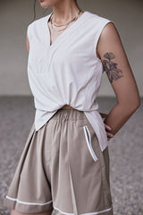 Fließendes Top mit gewelltem Kragen in Eierlikör