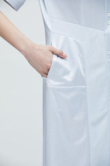 Silbernes Hemdkragenkleid