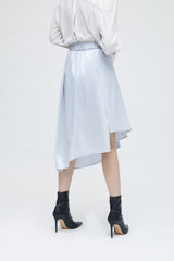 Silbernes asymmetrisches drapiertes Wellenkleid