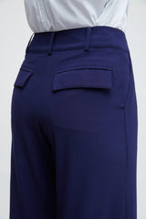 Marineblaue Hose mit hohem Taillenschlitz