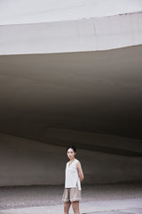 Fließendes Top mit gewelltem Kragen in Eierlikör