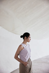 Crossover Weste mit Anhänger in Lotus Lila