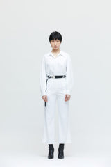 Weißes Hemd mit Bischofsärmeln