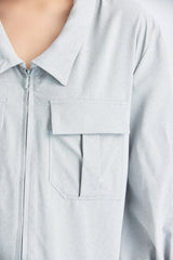 Hellgraues Hemd mit Reißverschluss