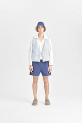 Indigoblaue Shorts mit geschwungenen Taschen