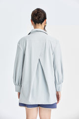 Hellgraues Hemd mit Reißverschluss