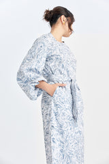 Fließendes Wassermuster neoklassisches Pescado Ärmelkleid