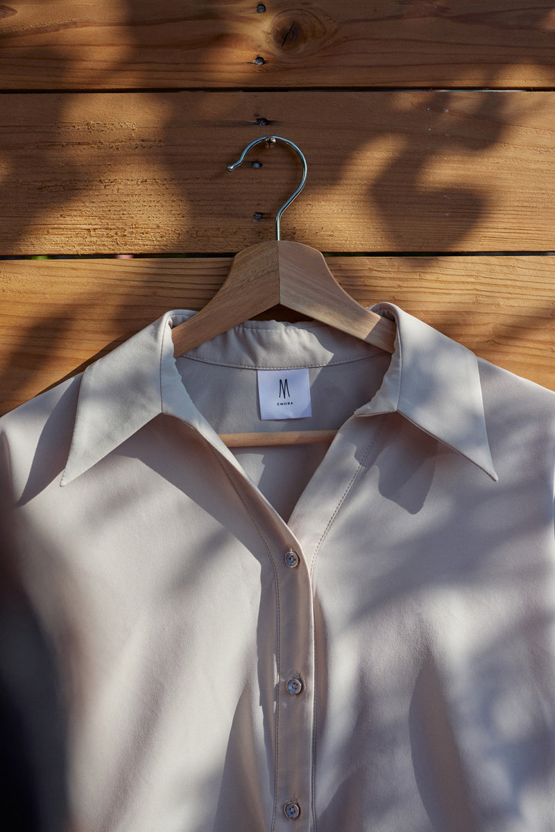 Almond Weißes Hemd mit fallenden Schultern und Puffärmeln